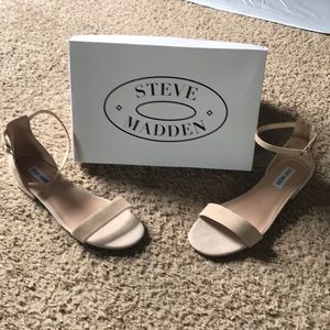 Steve Madden flat sandals